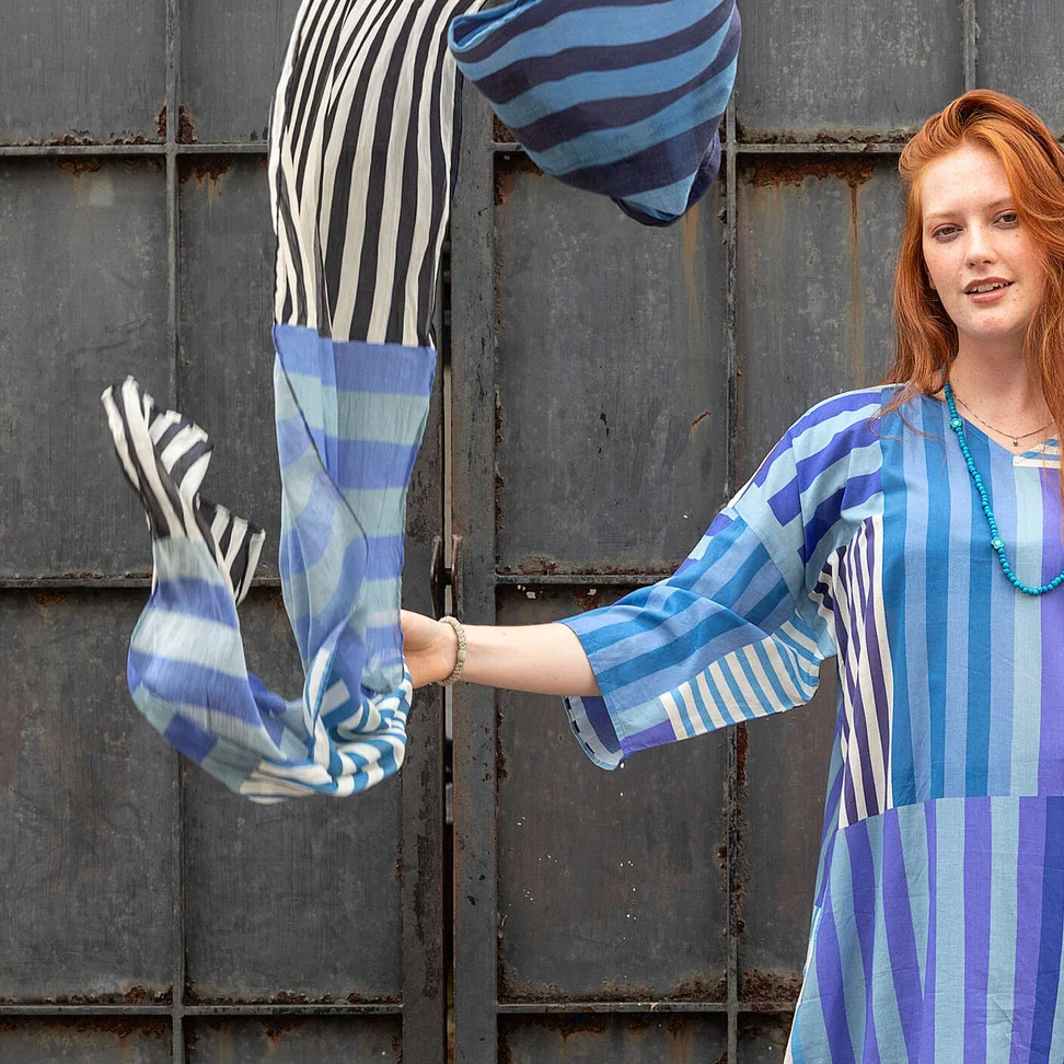 “Cherai” woven shawl in organic cotton - sea blue