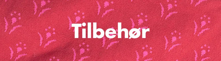 Et stripete mønster med teksten «Tilbehør» i hvitt.