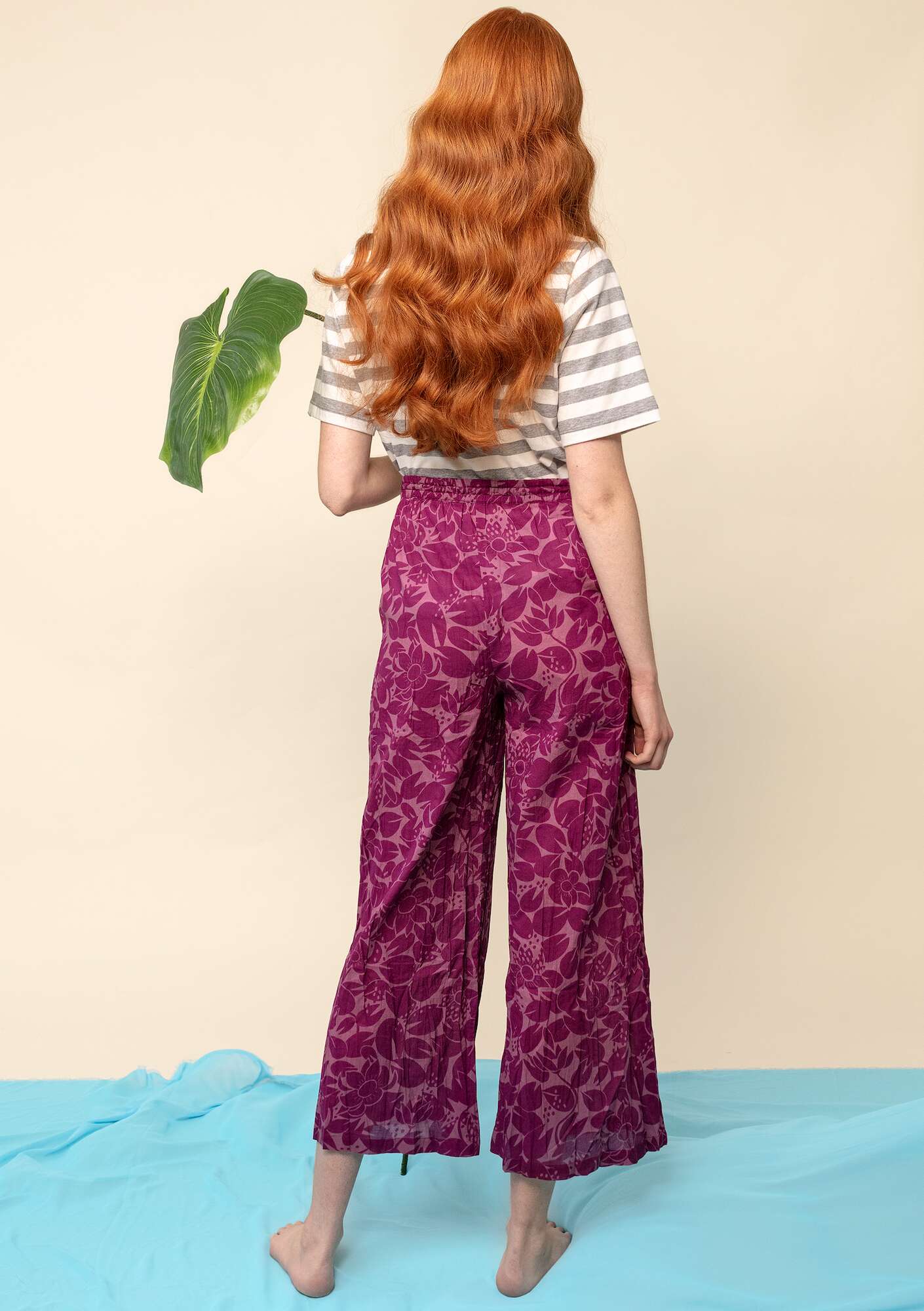 Pantalon  Lotus  en coton biologique tissé raisin/motif thumbnail