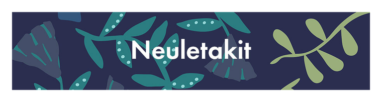 Sininen kuvio, jossa valkoinen teksti ”Neuletakit”.