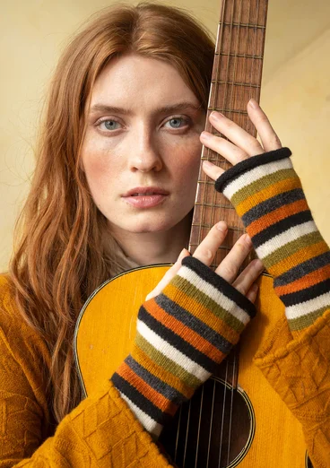 “Vega” fingerless gloves in recycled wool/lambswool - black/striped