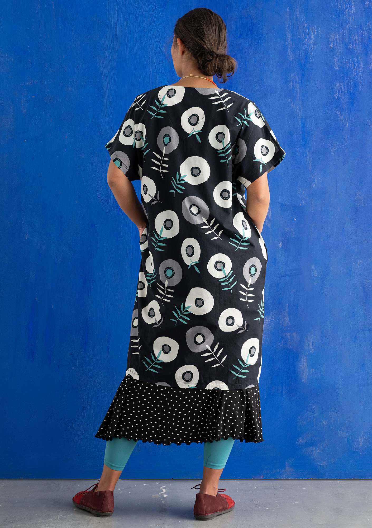 Vevd kjole «Julie» i økologisk bomull svart thumbnail