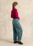 Ensfarget velurbukse i økologisk bomull / resirkulert polyester (tea tree L)