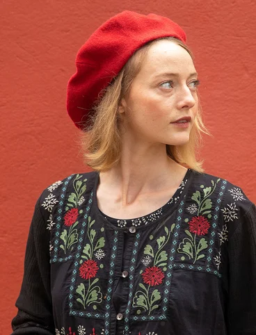 Knitted beret in felted organic wool - tomat