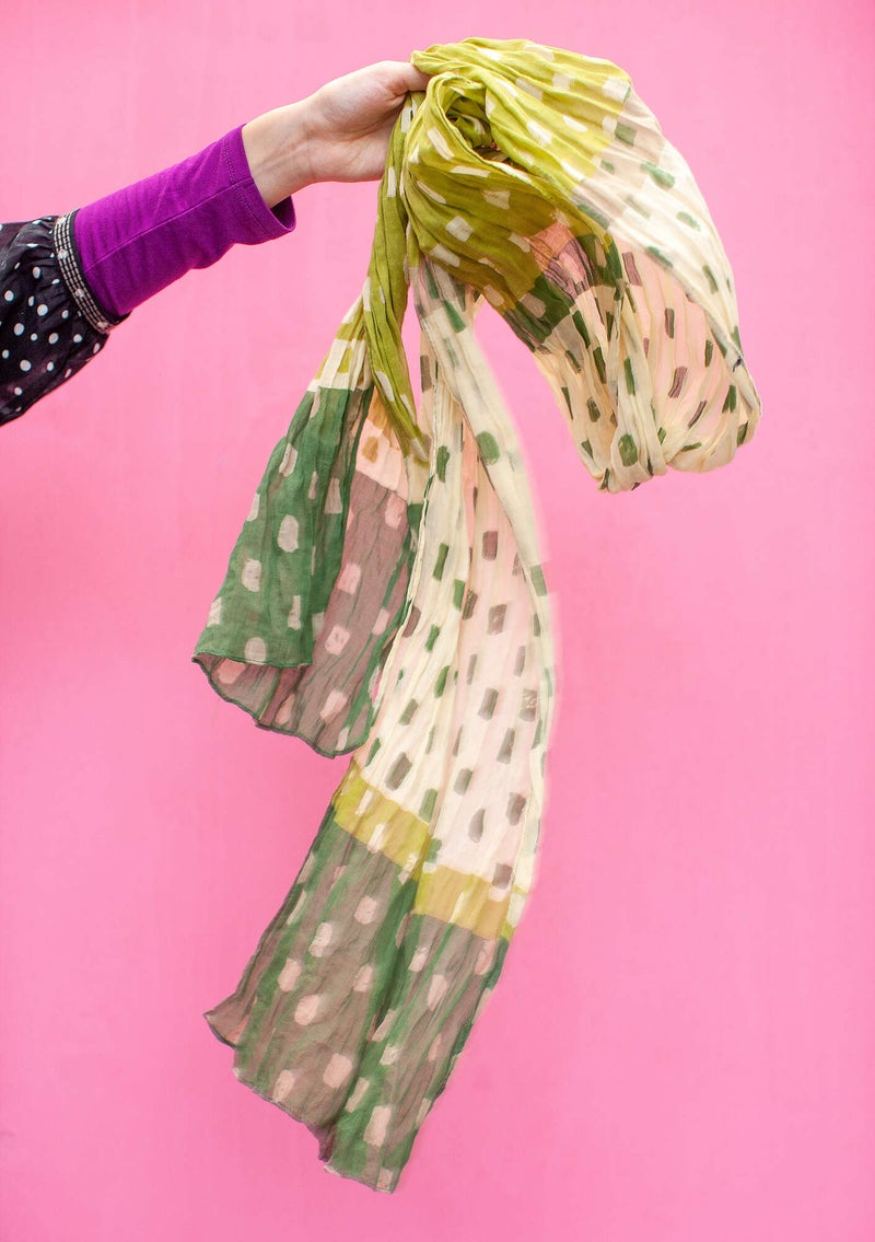 “Hilda” shawl in organic cotton pistachio