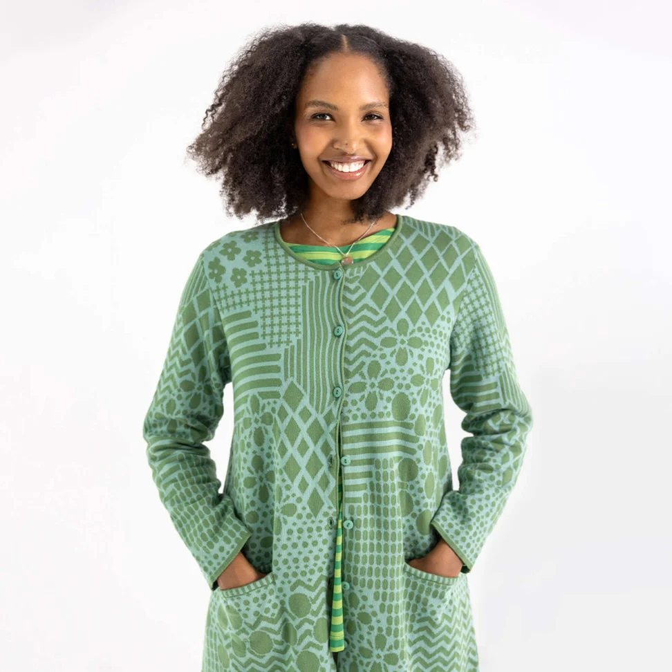 Langstrickjacke „Inez“ aus Recycling-/Bio-Baumwolle - ulmengrün