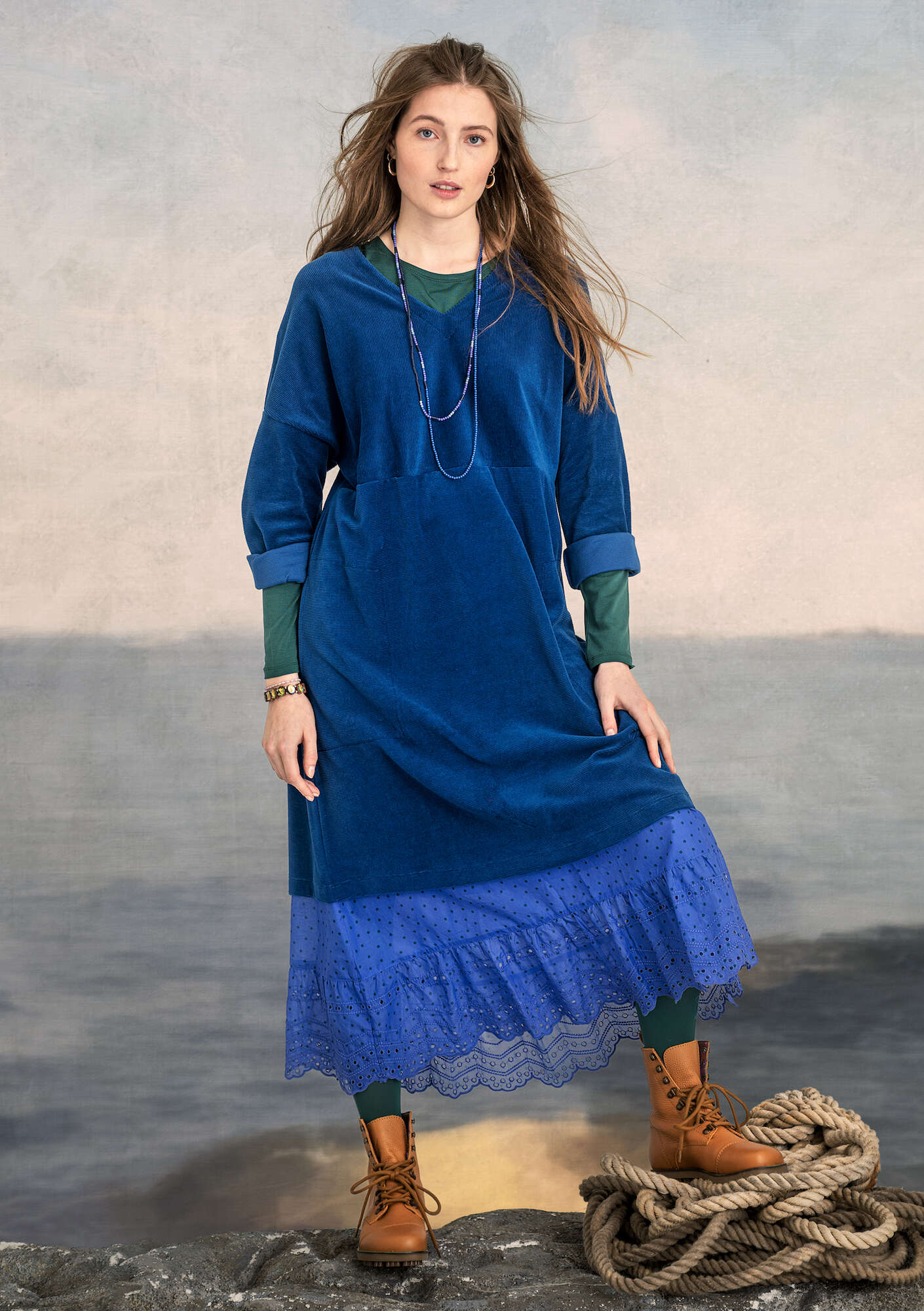 Velour dress in organic cotton/recycled polyester/spandex indigo