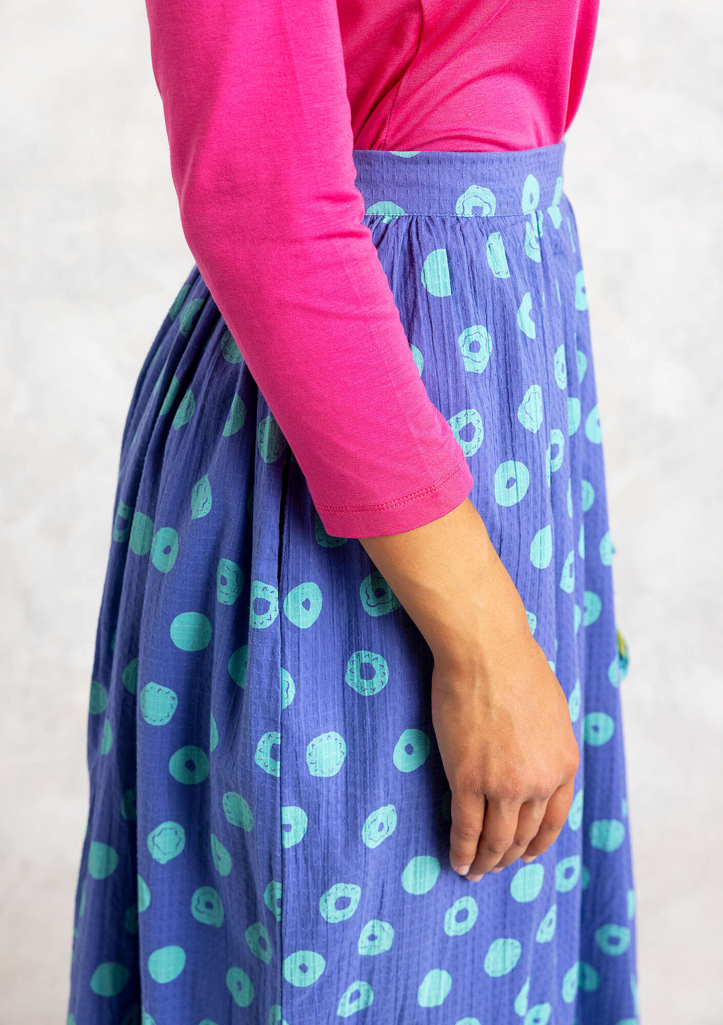 Vævet nederdel  Hilda  i økologisk bomuld blå lotus/mønstret thumbnail