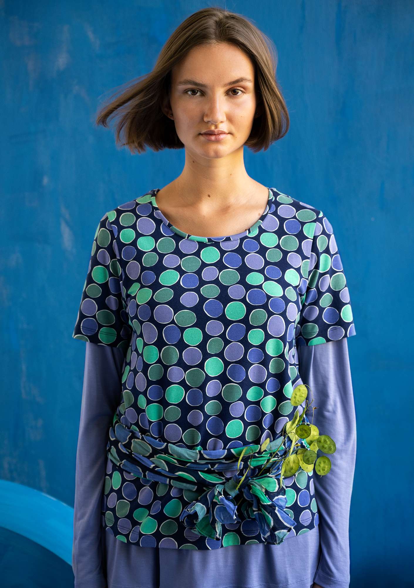 “Cloud” organic cotton/elastane t-shirt  midnight blue/patterned thumbnail