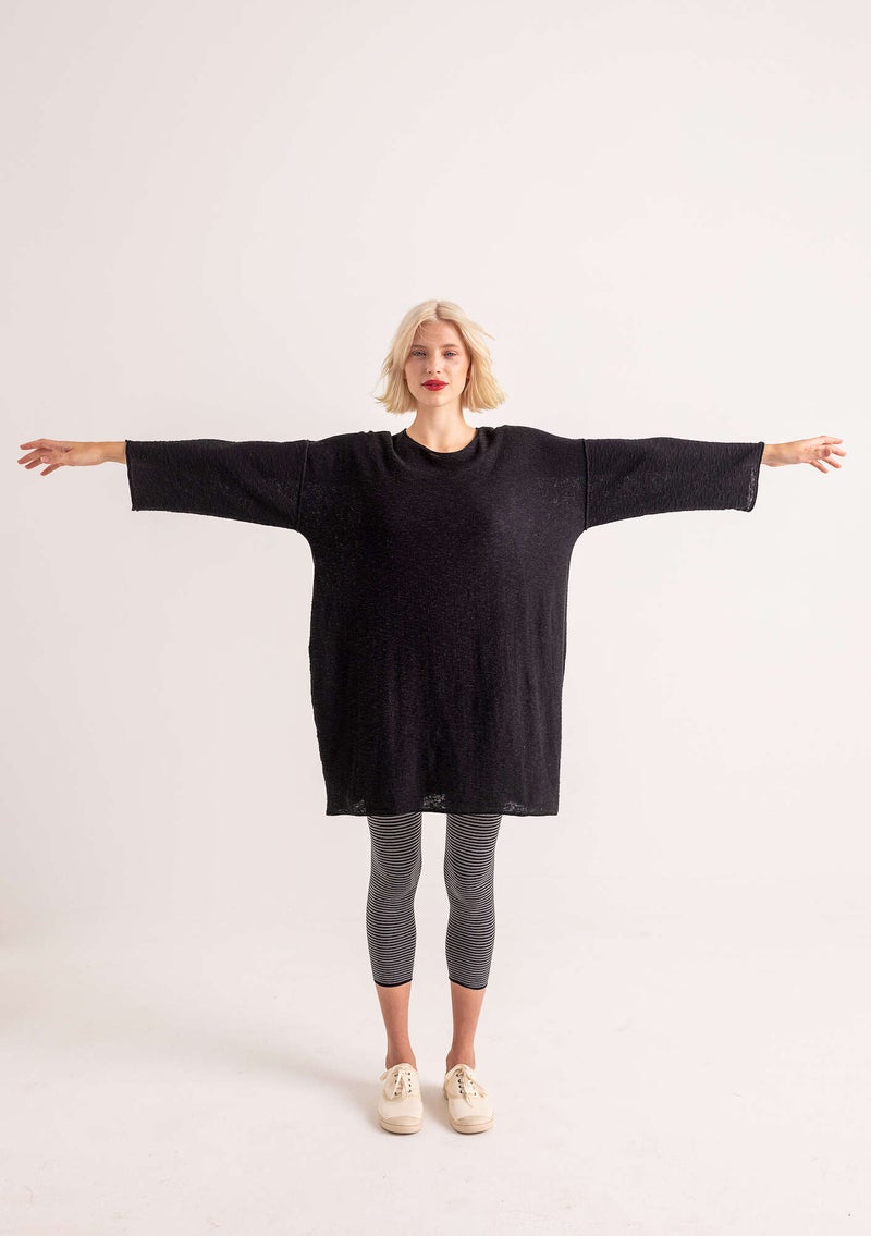 Knitted linen/organic cotton longline sweater black