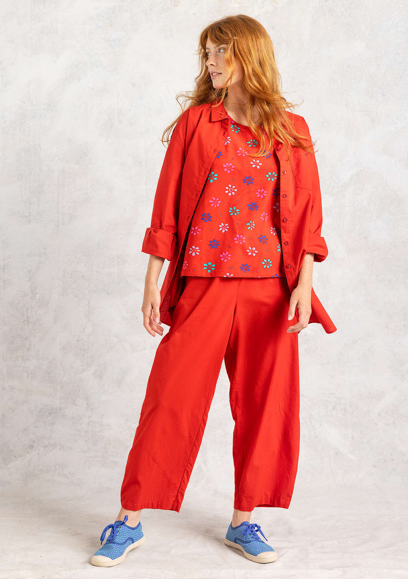 Pantalon en coton biologique tissé rouge perroquet