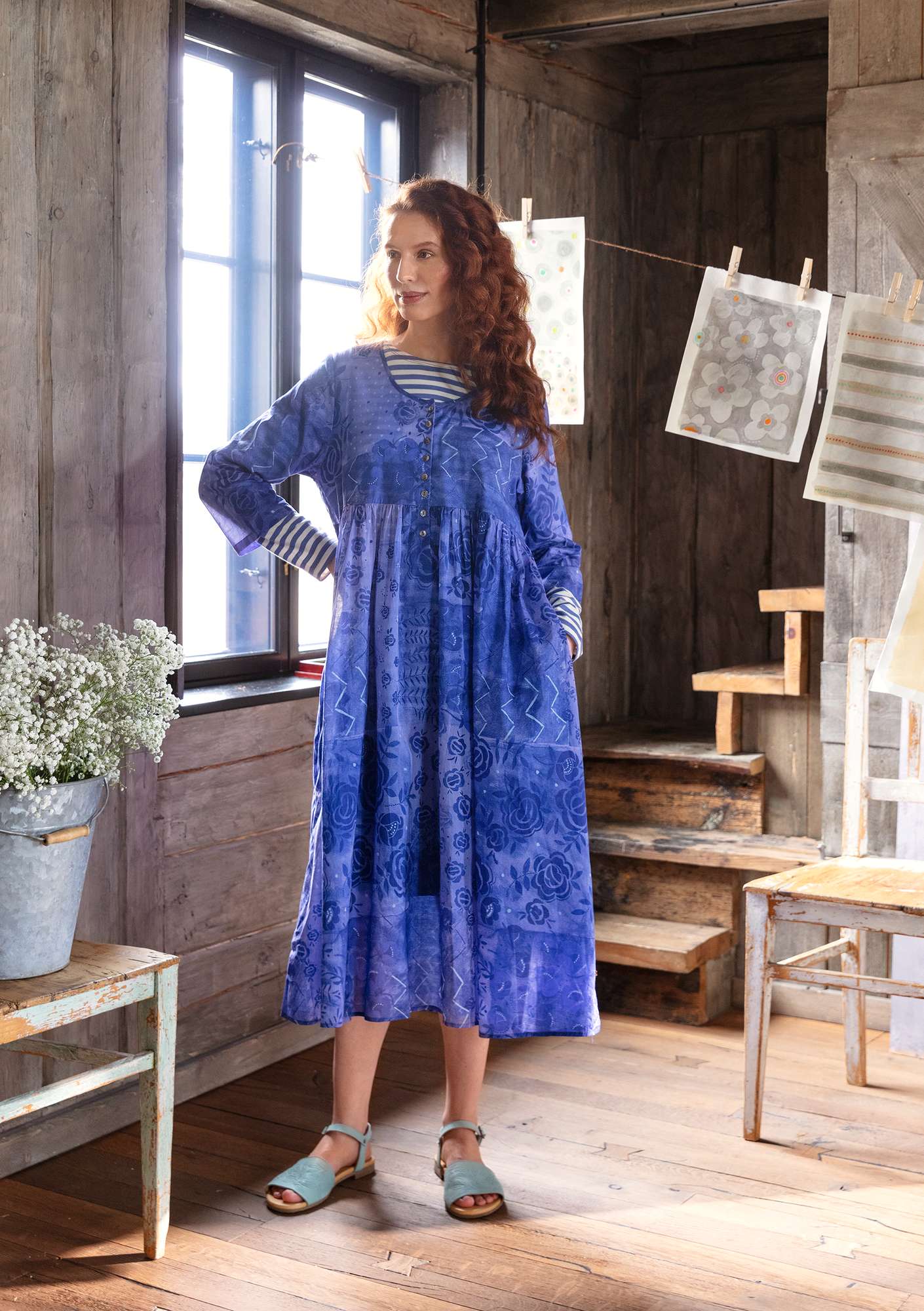 “Rosewood” woven dress in organic cotton lupin