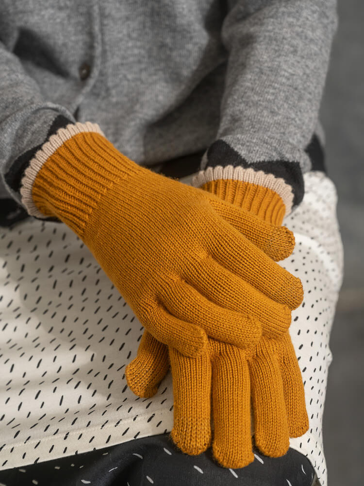 Finger glove in wool and organic cotton