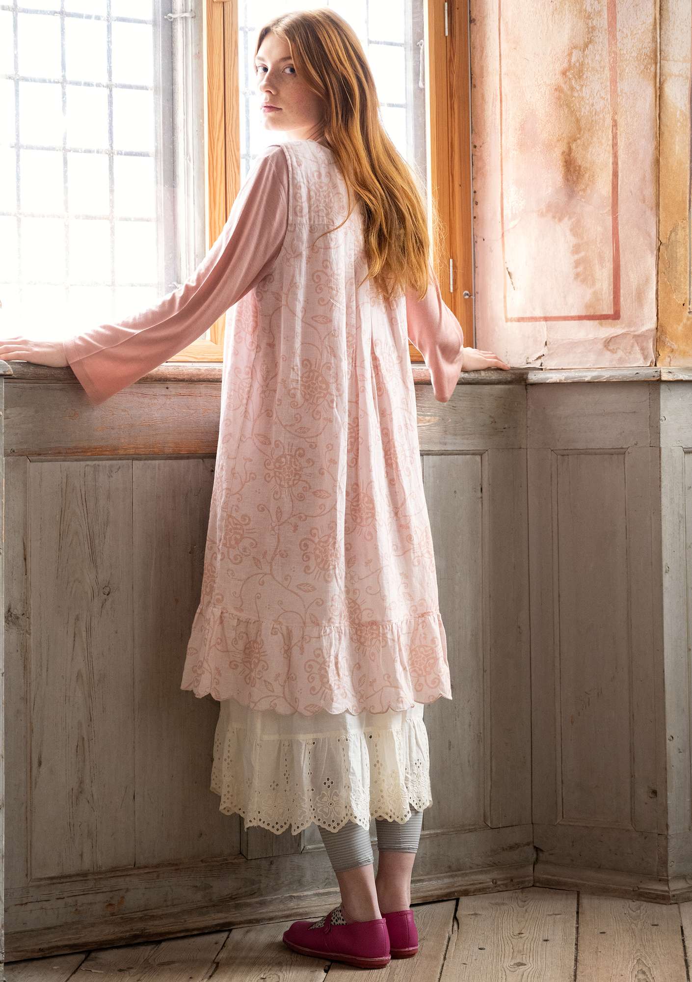 “Elisabeth” dress in woven organic cotton/linen Pale powder pink thumbnail