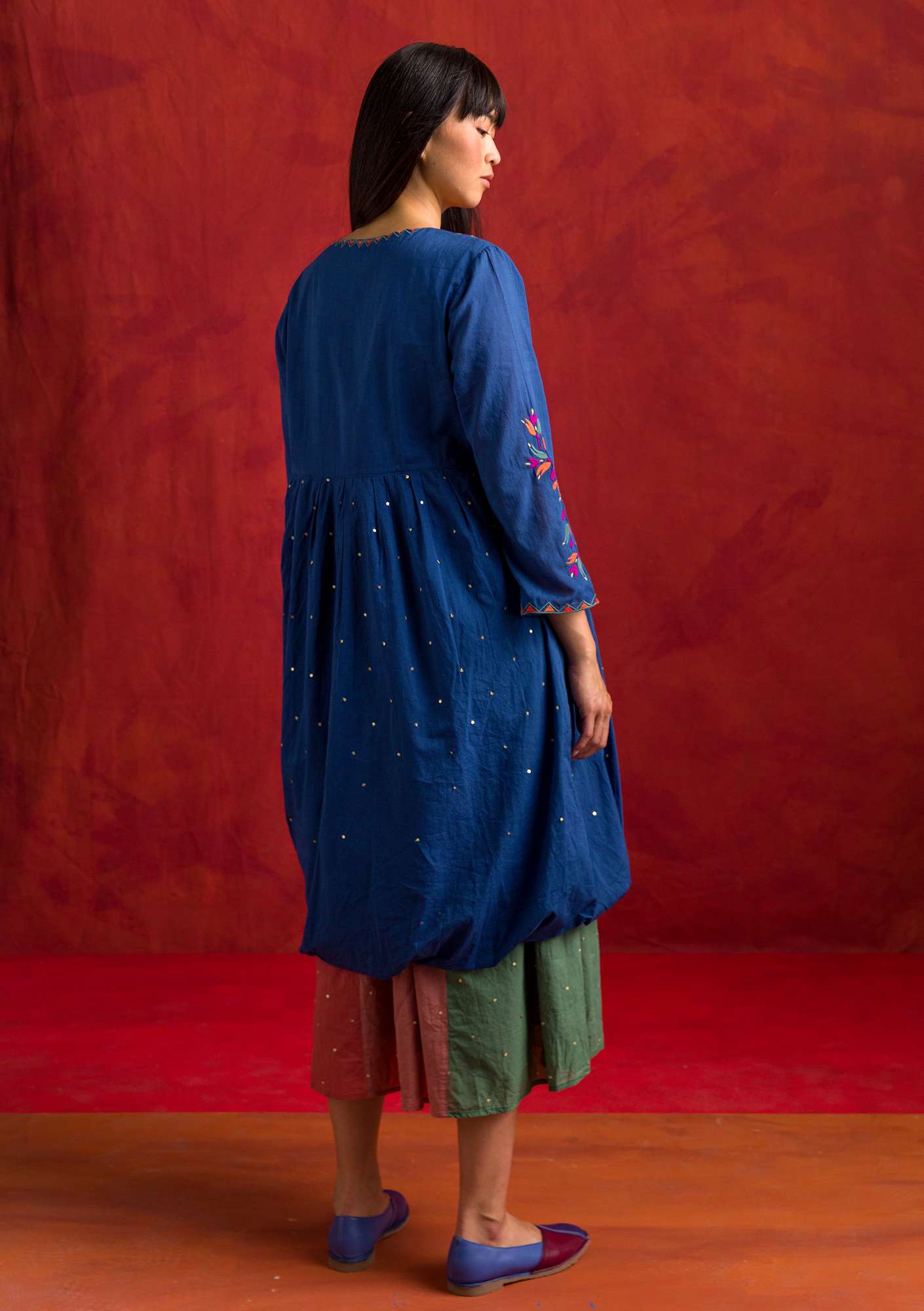 “Volcano” dress in woven organic cotton indigo thumbnail