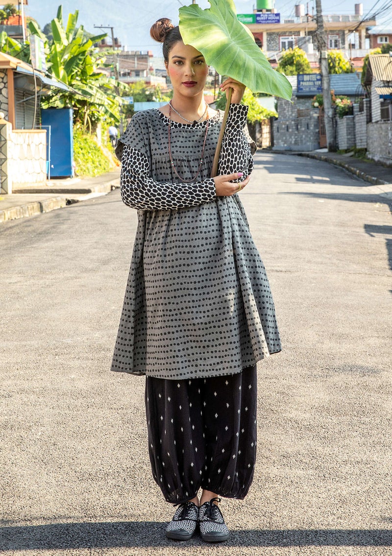 “Keita” woven dress in organic cotton iron gray