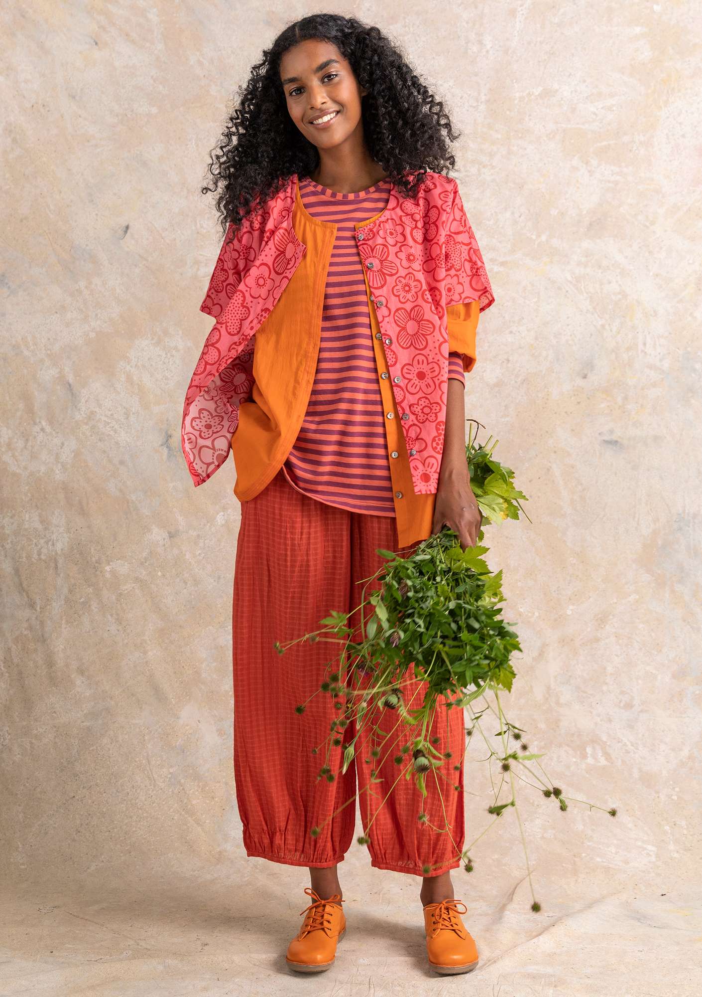 “Zoe” short-sleeved organic cotton blouse flamingo/patterned thumbnail