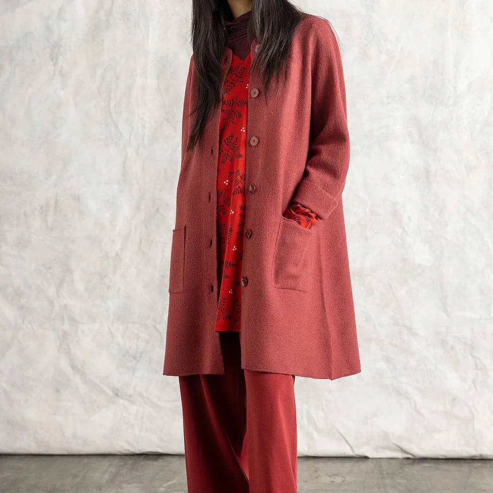 Långkofta i filtad ekologisk ull - dovröd/melange