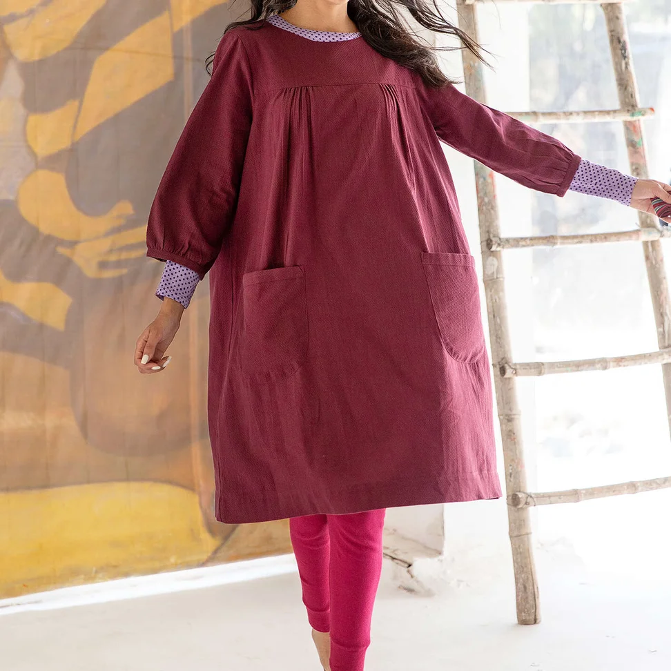 Robe "Benedita" en coton biologique tissé - aubergine