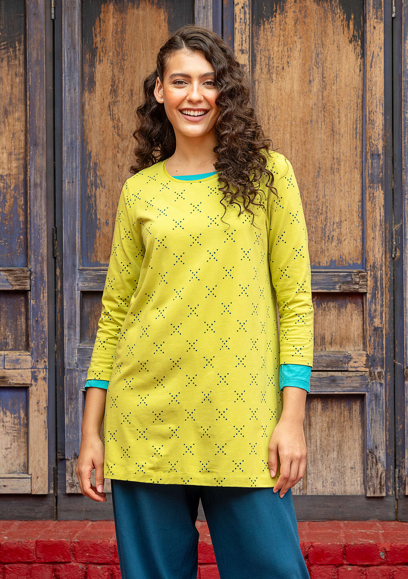 Crossing” jersey tunic in organic cotton/spandex gudrunsjoden.com