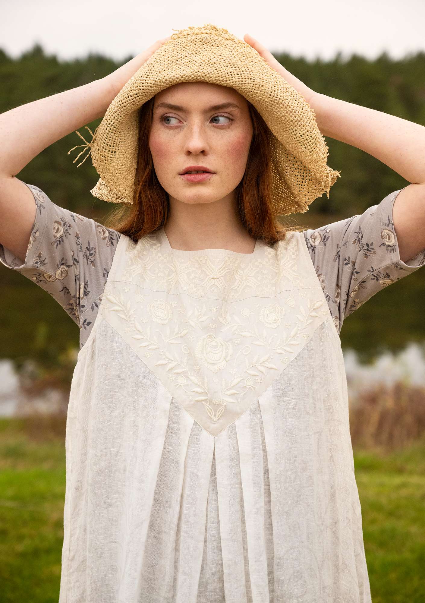 “Elisabeth” dress in woven organic cotton/linen ecru