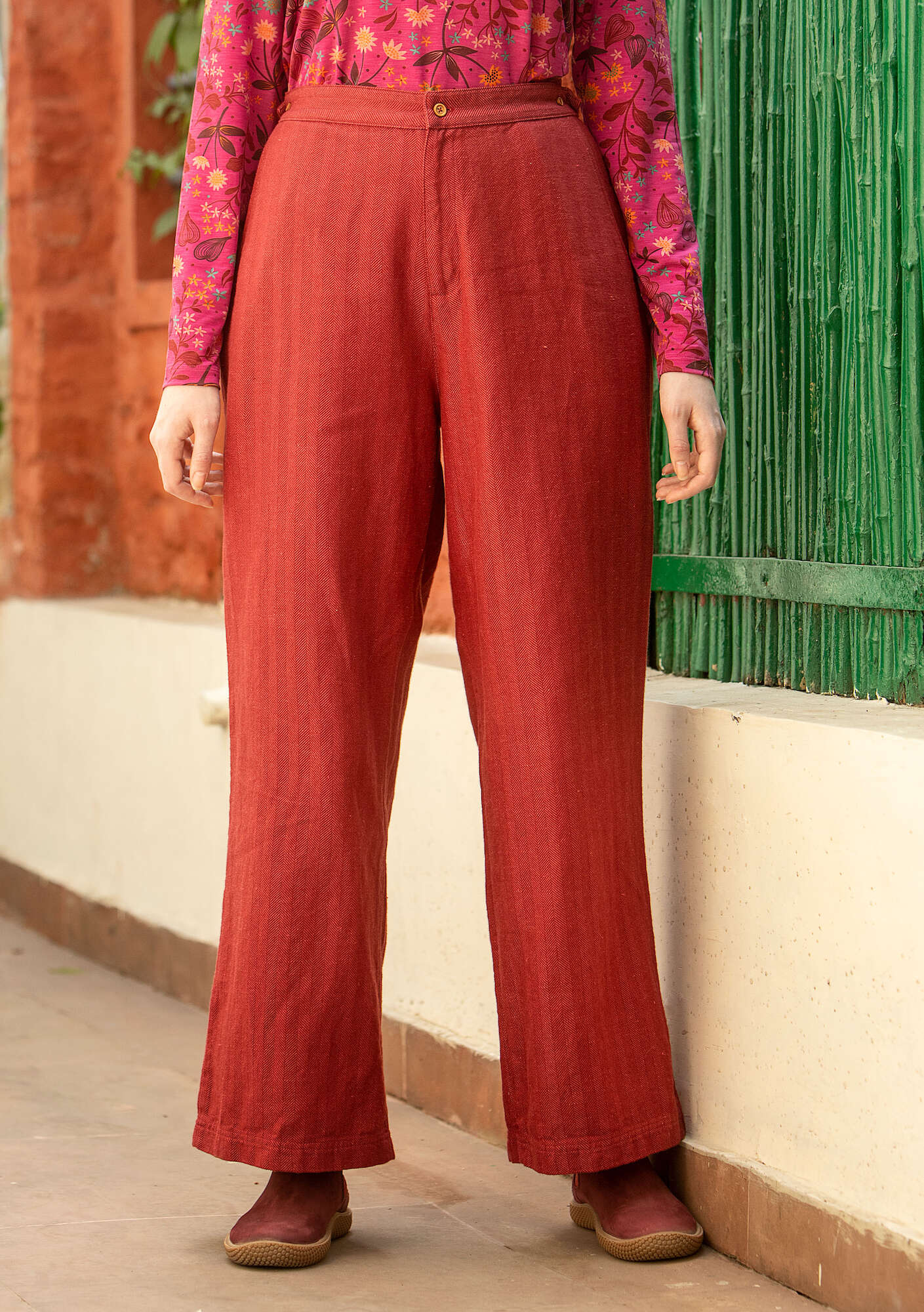 “Woodland” woven organic cotton/linen trousers agate red