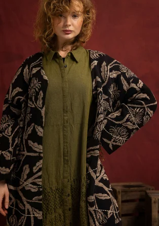 Geblümte Langstrickjacke „Lusern“ aus Bio-Baumwolle, mit Handstickerei - schwarzes Umbra