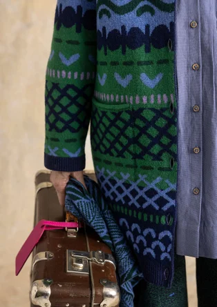 Gemusterte Strickjacke „Luleälven“ aus Lammwolle/Recycling-Wollgemisch - meerglasgrün