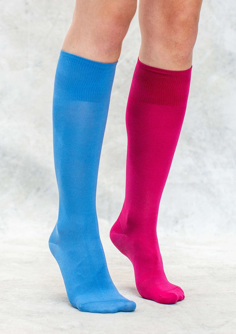 Solid-color knee-highs in recycled nylon ocean blue