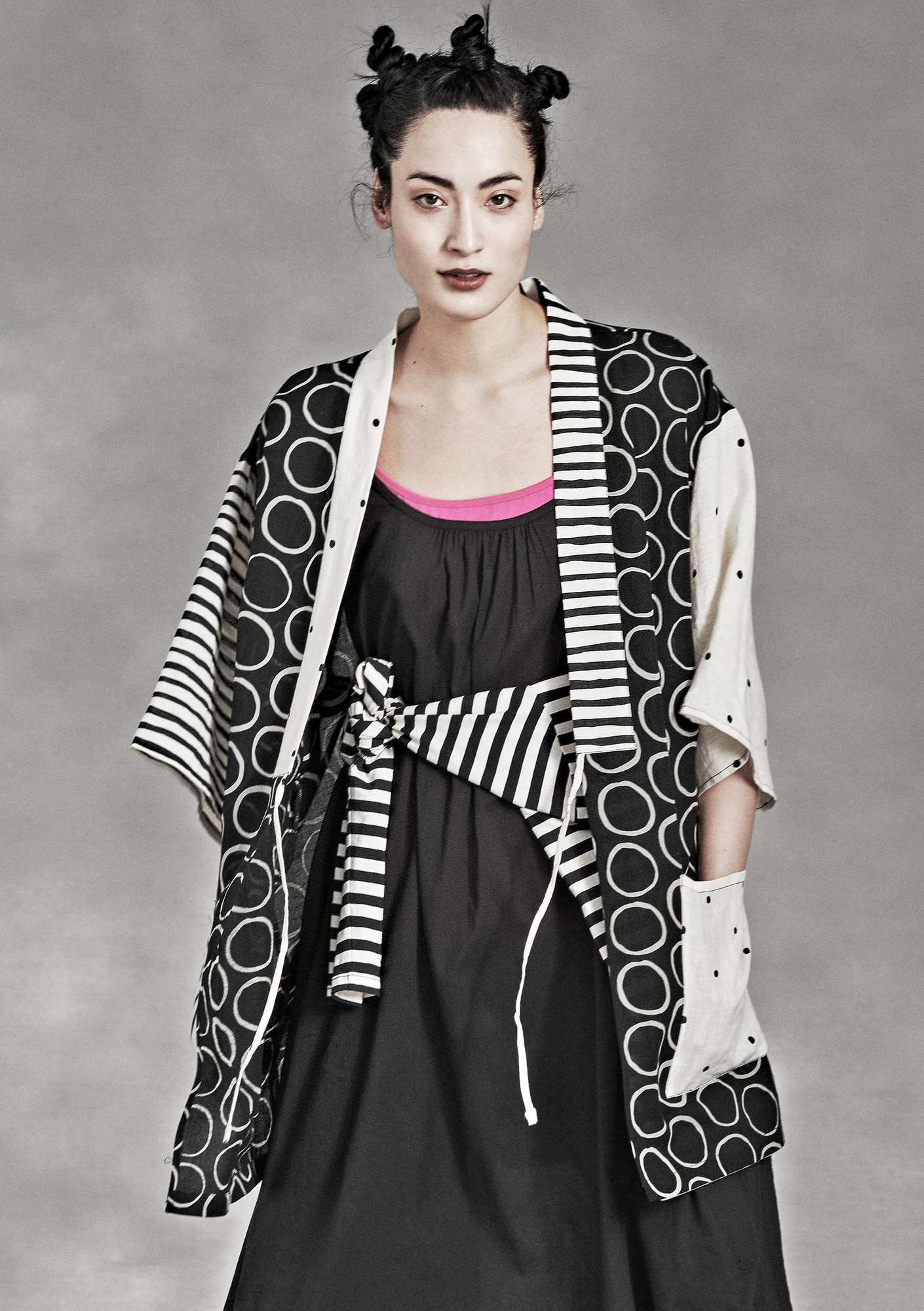  Kimono  Matsumoto  van linnen/katoen zwart/ongebleekt thumbnail
