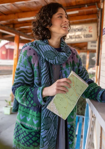 Strickschal „Gul näckros“ aus Lammwolle/Recycling-Wollgemisch - dunkelgrün