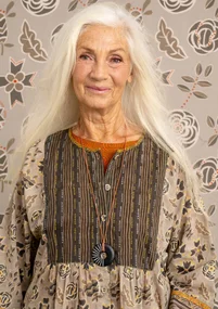 Blouse d’artiste « Amber » en coton biologique - calcaire