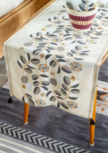  “Tulsi” block-printed table runner in organic cotton. - ash grey