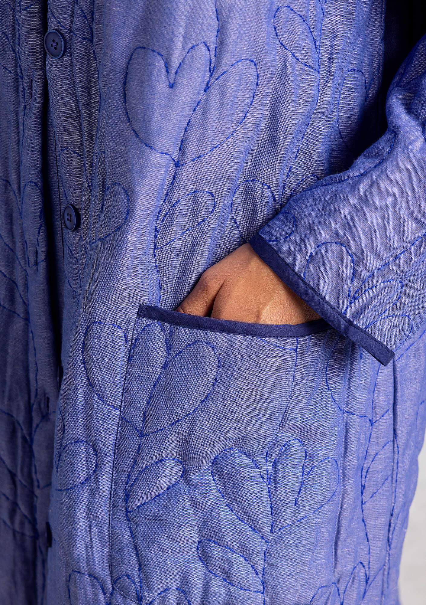 Quiltet frakke  Idun  i økologisk bomuld/hør blå lotus