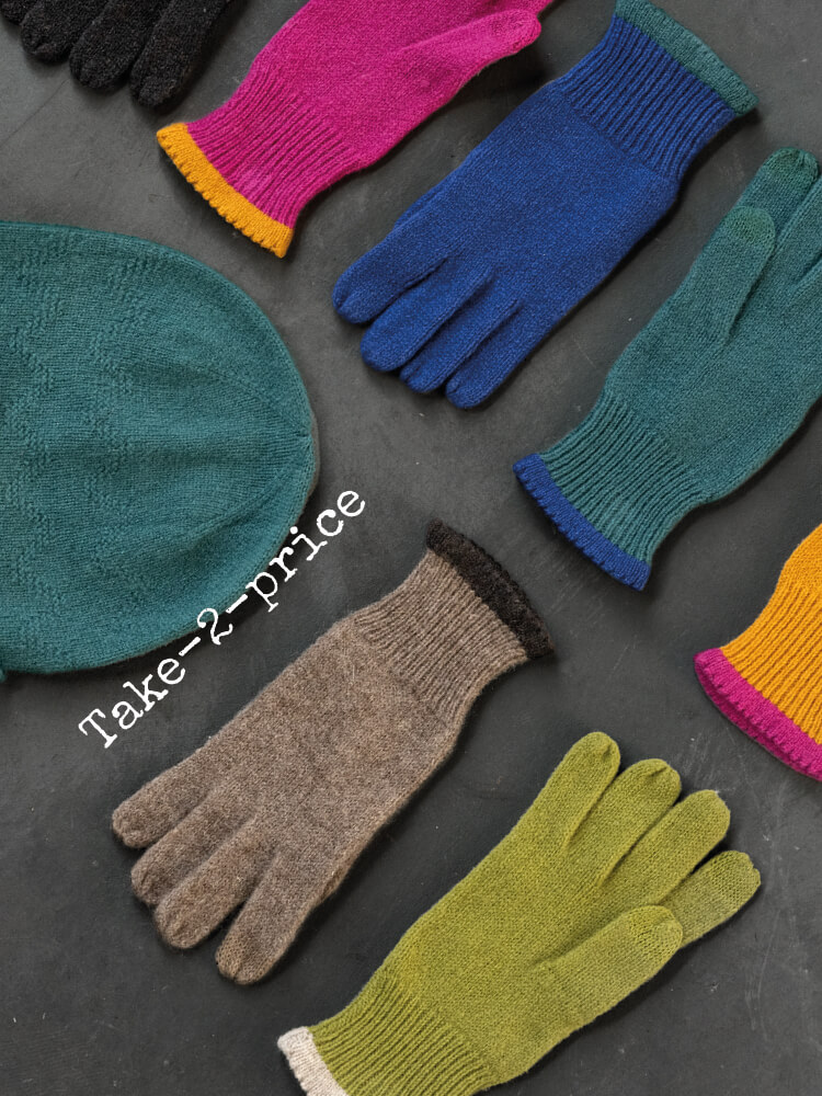 Wool touchscreen gloves