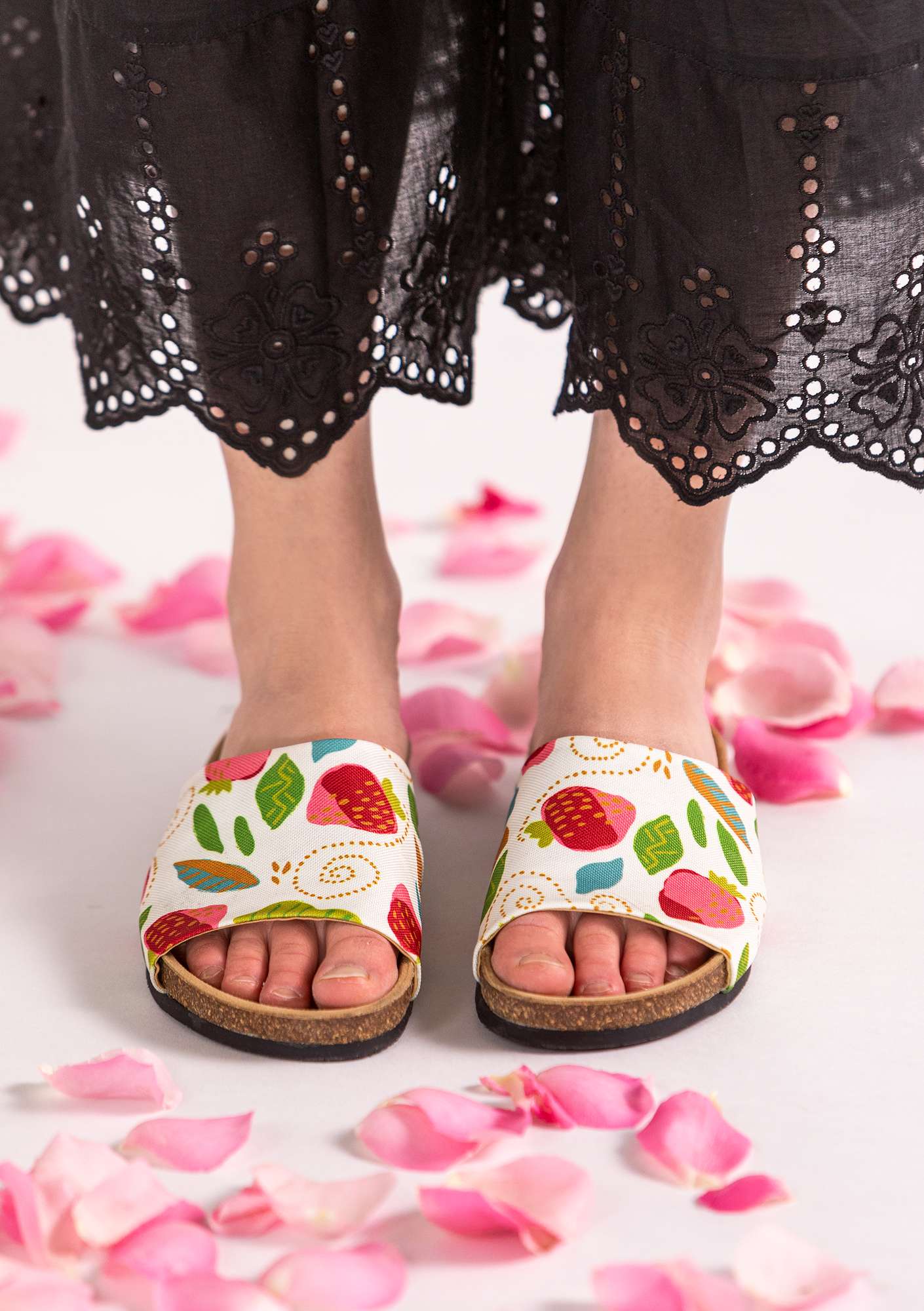 “June” sandals with cork sole vanilla thumbnail