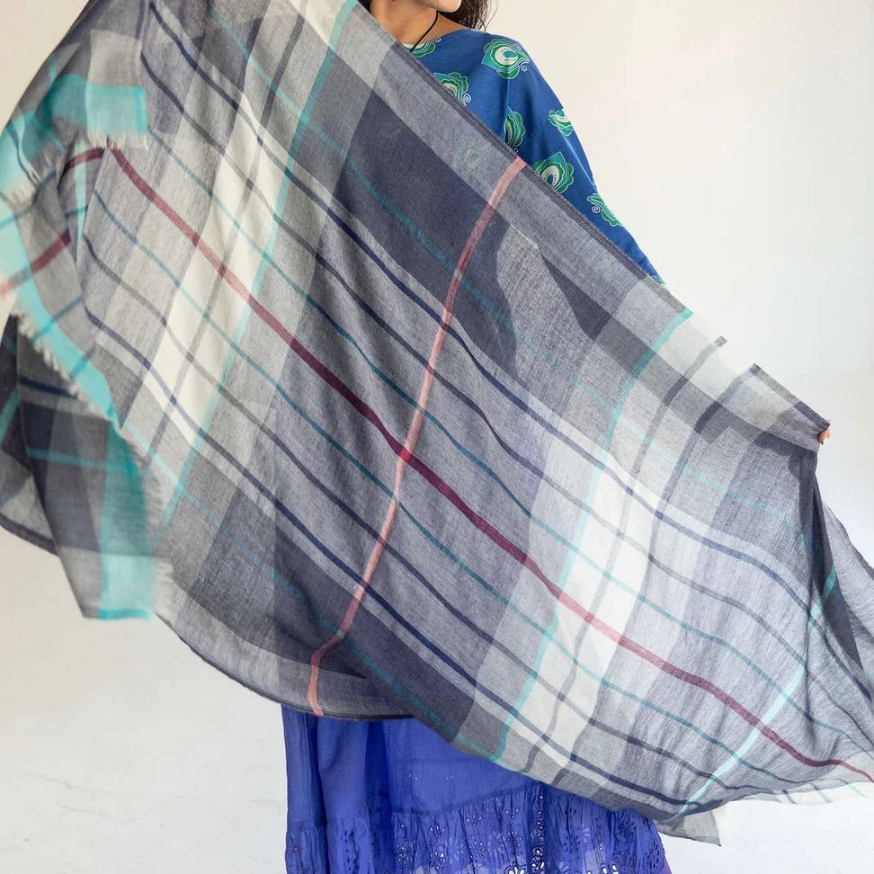 Sjaal "Evania" van geweven wol - grafiet