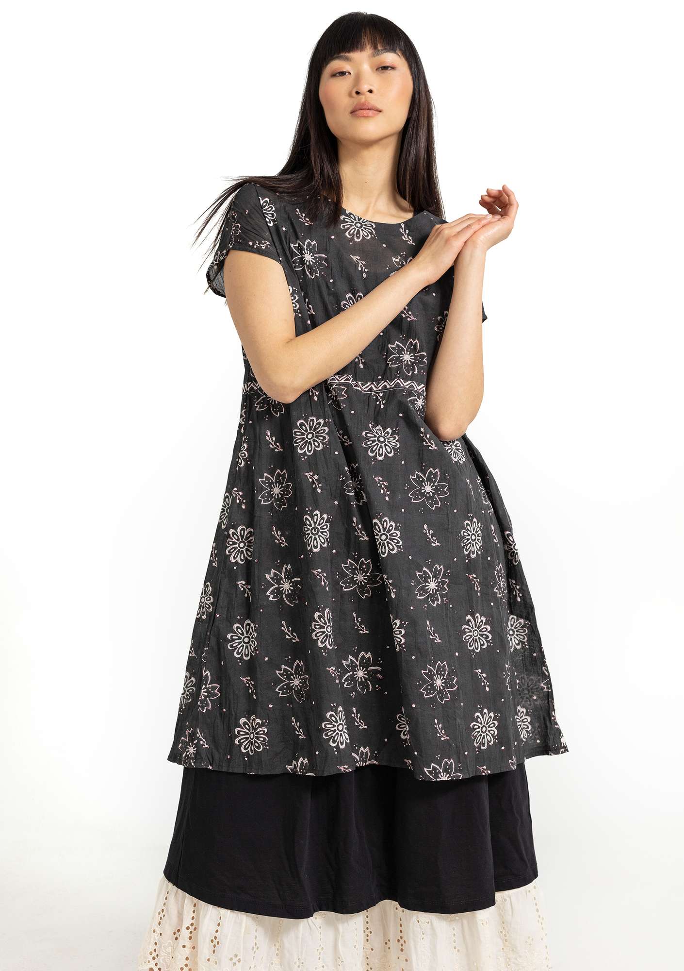 “Mallika” organic cotton dress black thumbnail
