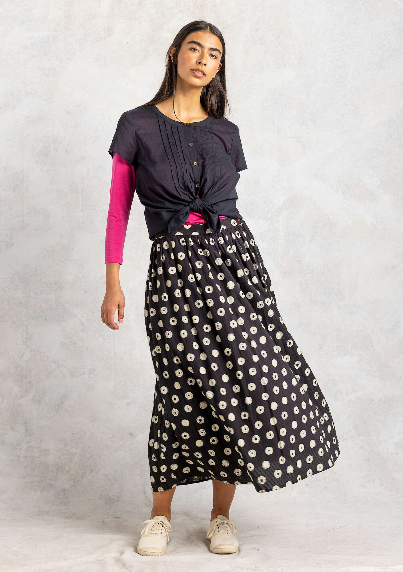 Vävd kjol  Hilda  i ekologisk bomull svart/mönstrad