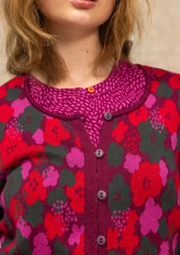 Florale Strickjacke „Hillevi“ aus Bio-/Recycling-Baumwolle - aubergine