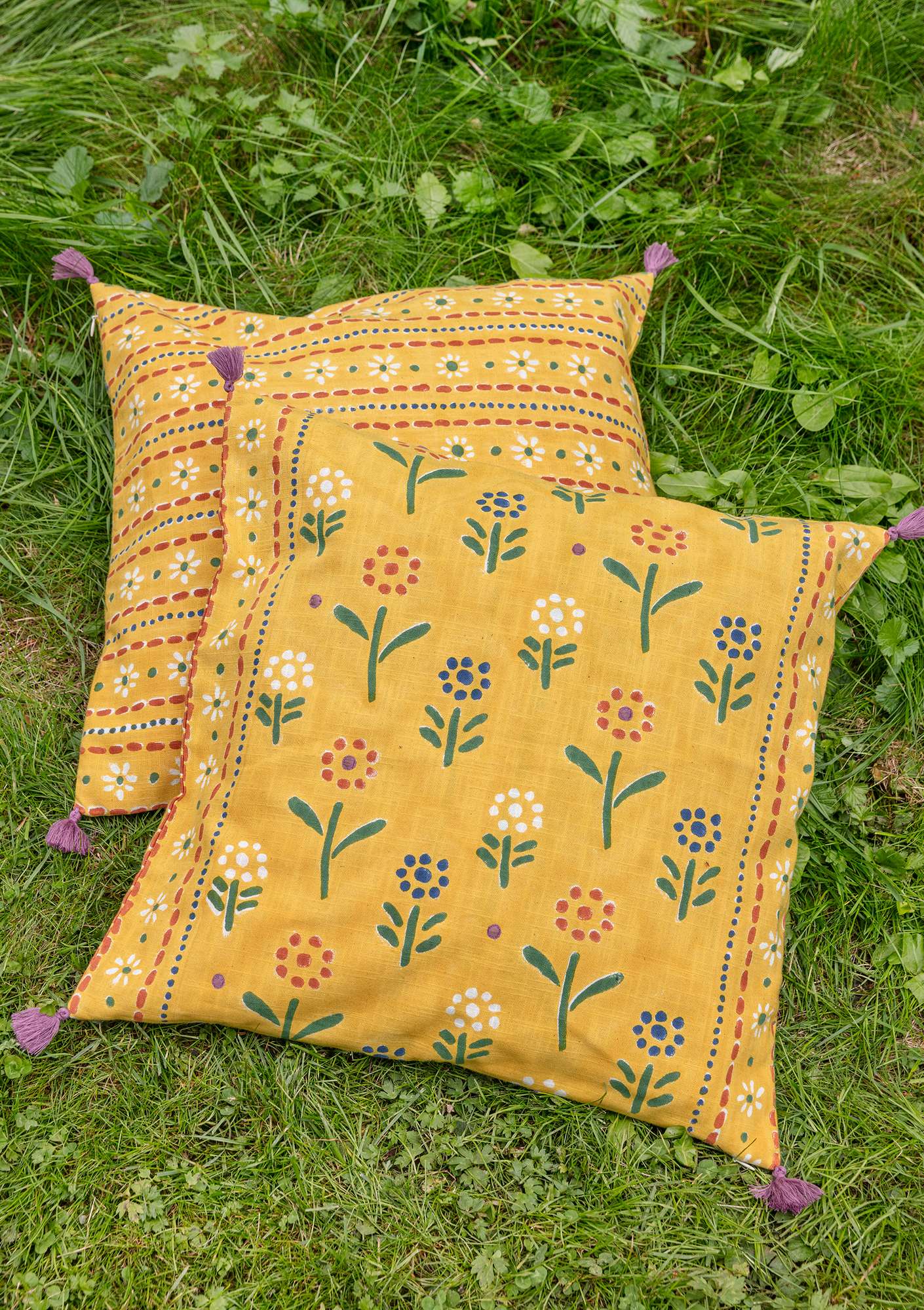 “Chai” cushion cover in organic cotton gold ocher