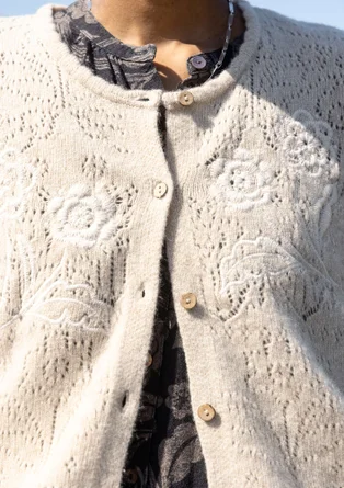 “Shadow” cardigan in a lambswool blend - light sand