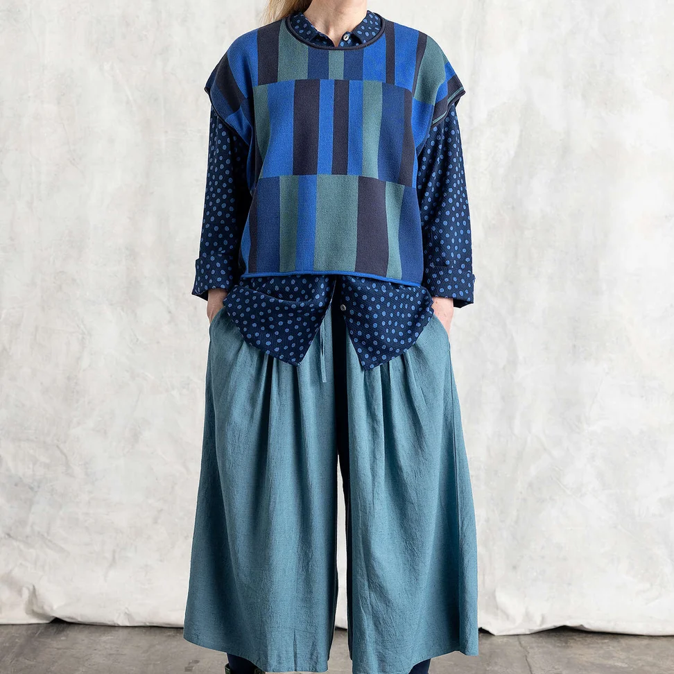 Neuleliivi "Rut" ekologista/kierrätettyä puuvillaa - indigonsininen/ruutu