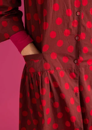 Robe tissée ”Tindra” en coton biologique - rouge agate foncé/motif