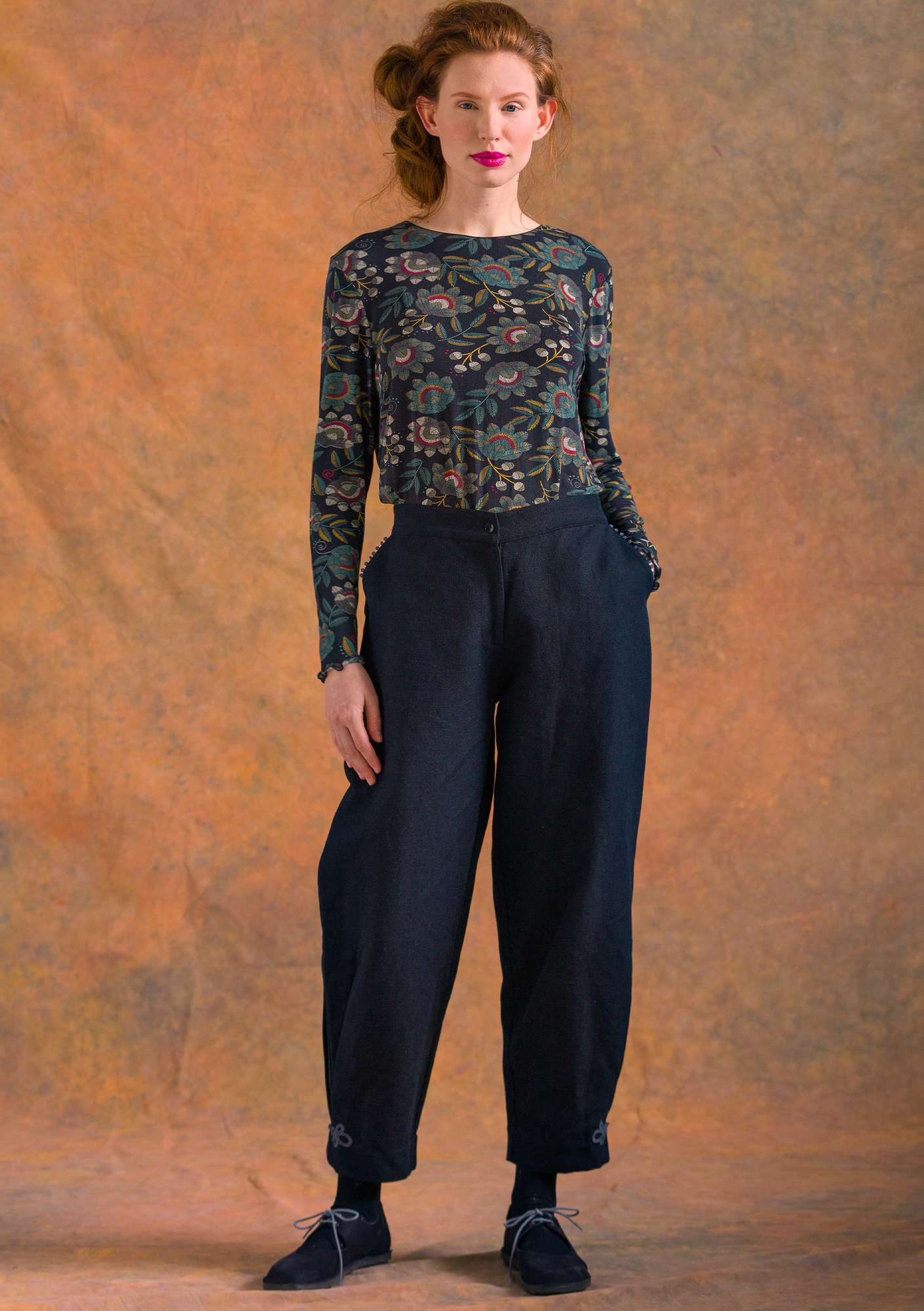 “Anna” organic cotton/linen trousers black thumbnail