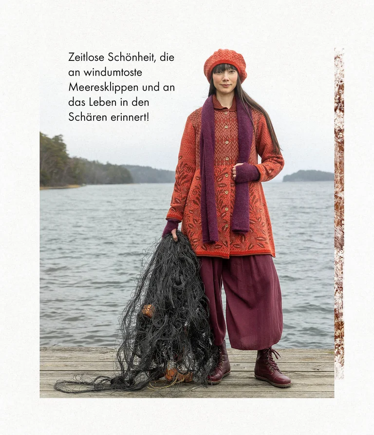 Eine Frau in orangefarbener Strickjacke und Baskenmütze von Gudrun Sjödén.