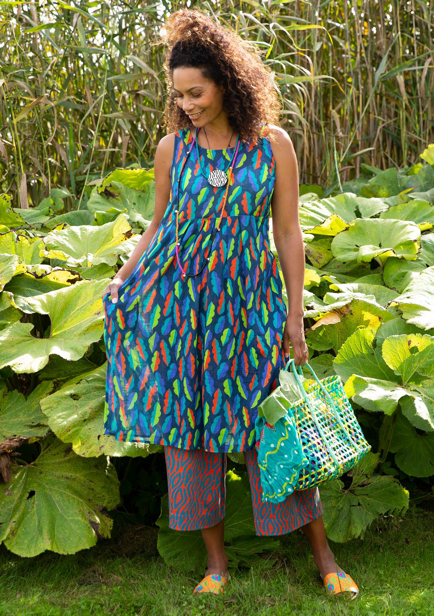 Vevd kjole «Agave» i økologisk bomull mørk indigo thumbnail