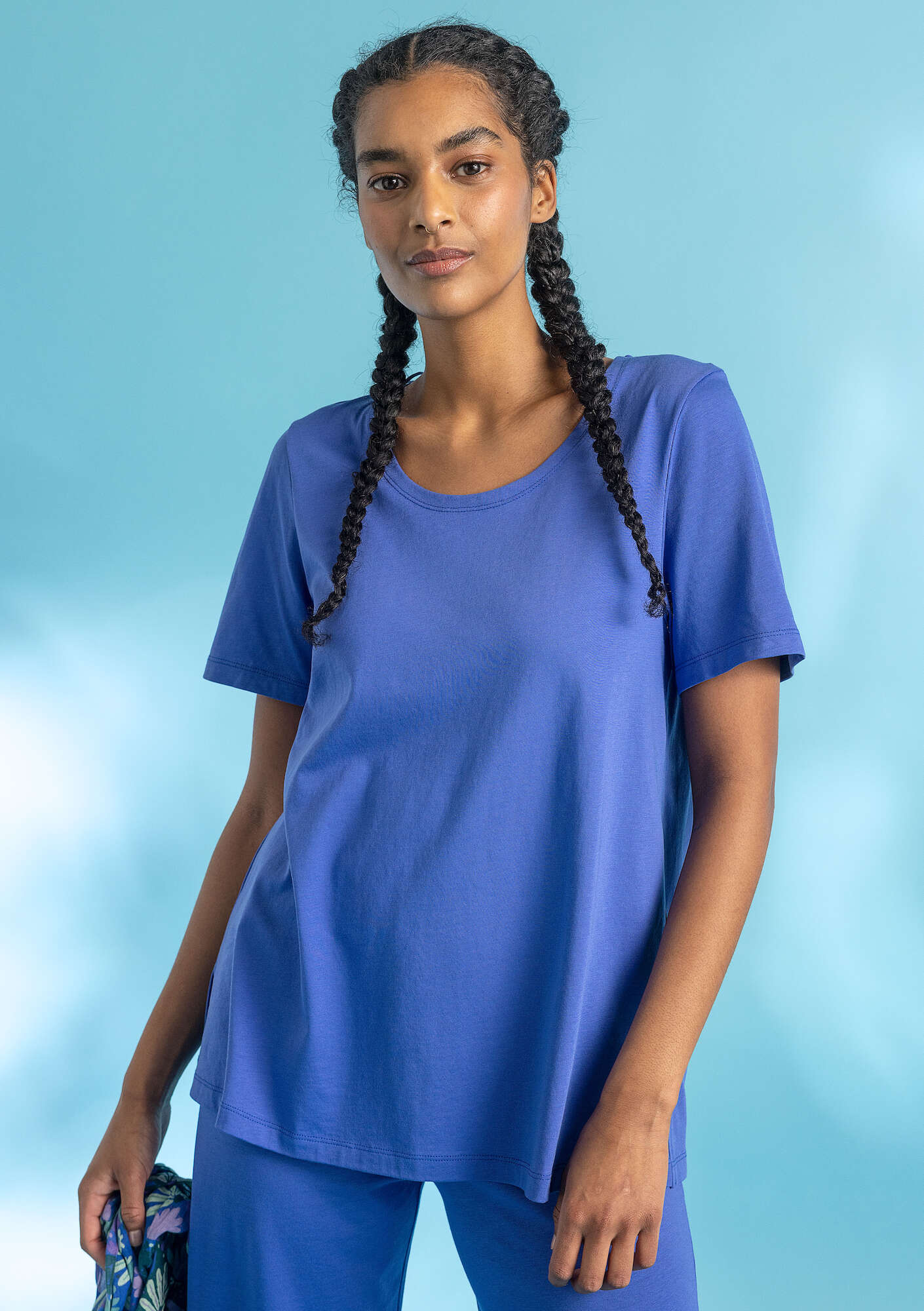 T-shirt  Oriana  van biologisch katoen/modal briljantblauw