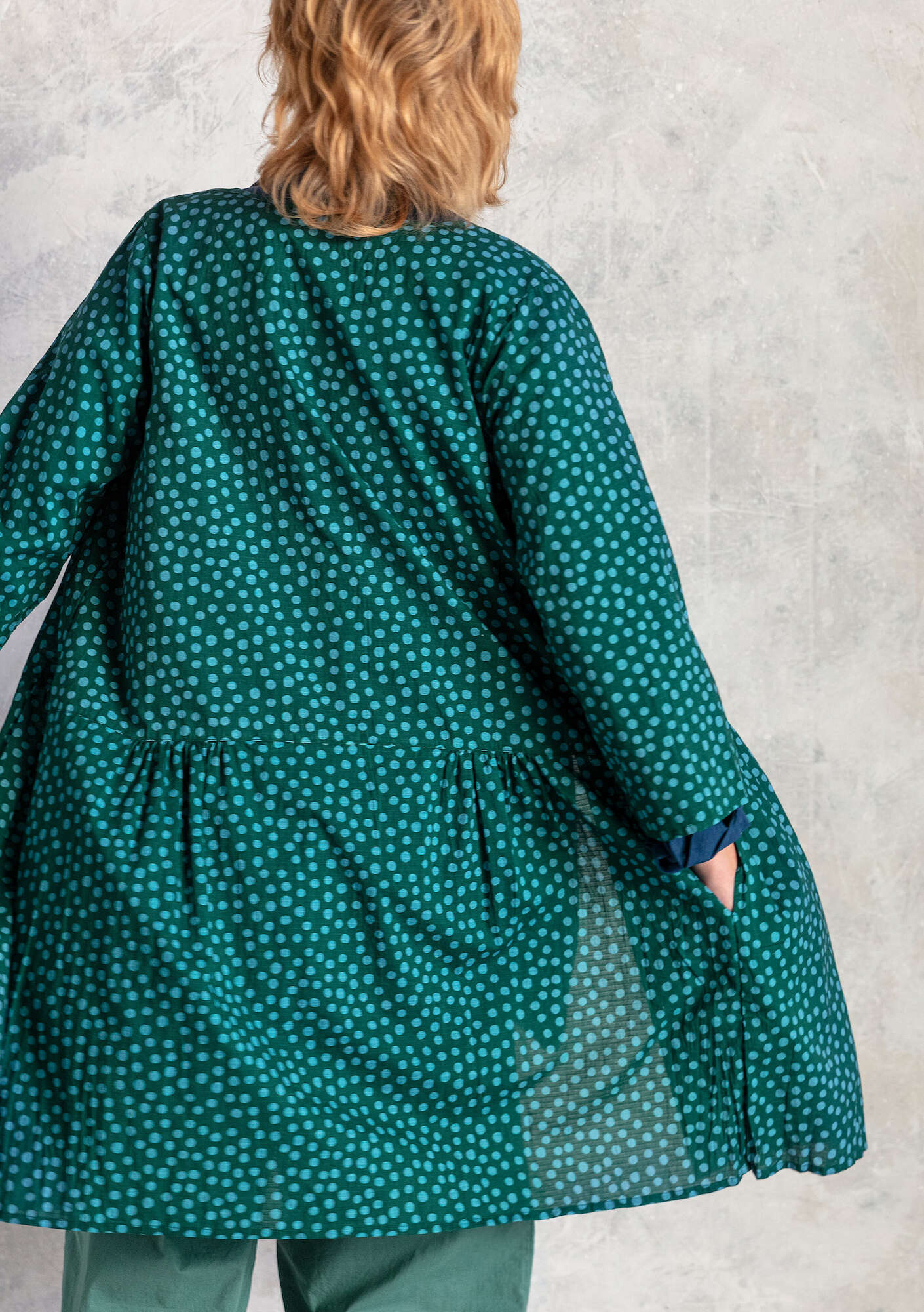 “Alice” woven dress in organic cotton bottle green/patterned
