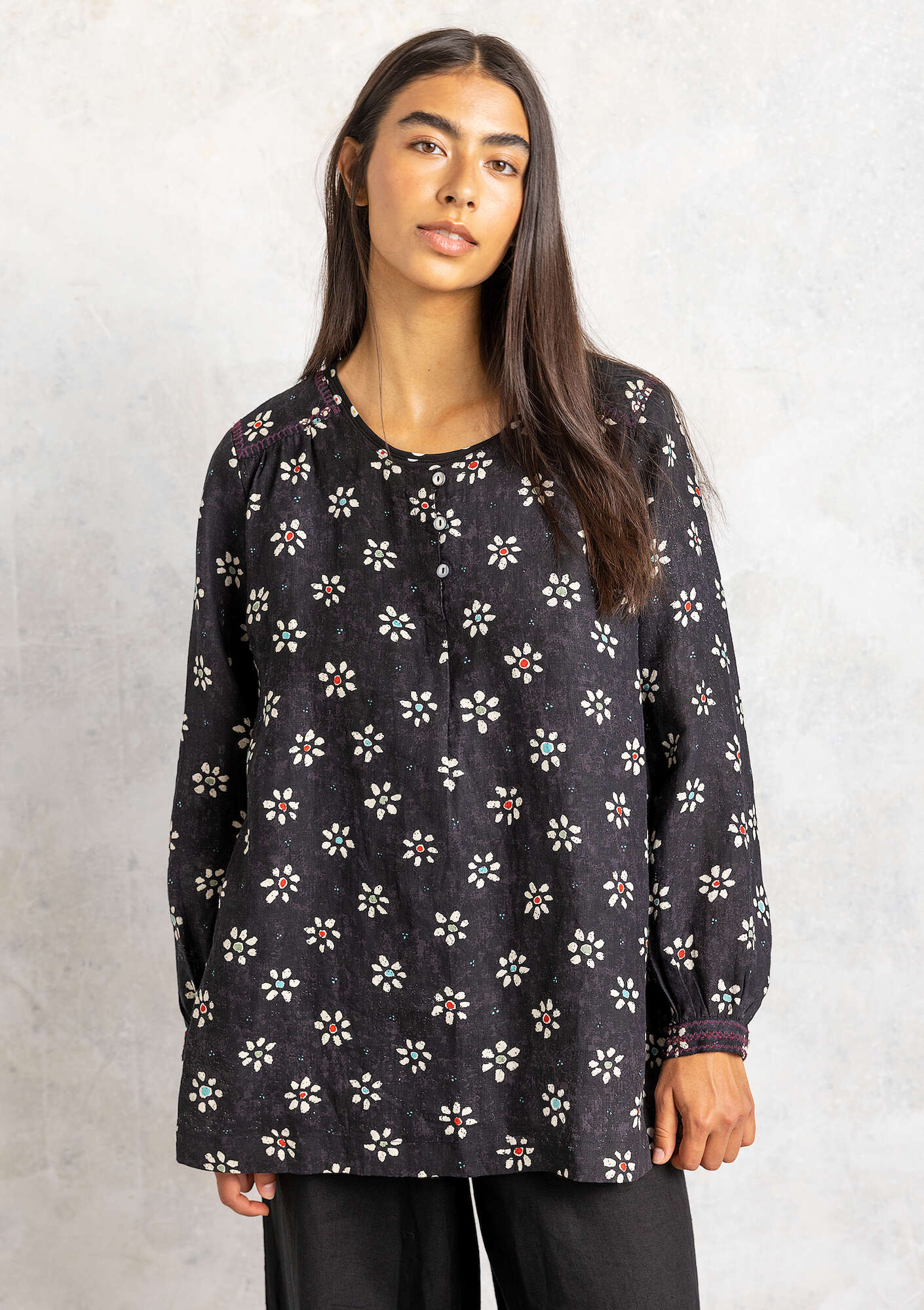 “Ester” woven blouse in linen black/patterned thumbnail